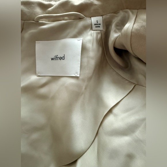 Aritzia Linen/ Tencel Lyocel Classic Beige Trench Coat - Picture 8 of 10